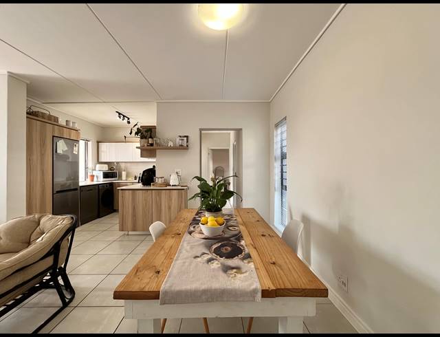 3 BEDROOM APARTMENT TO LET IN BALLITO CENTRAL
